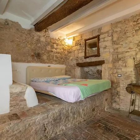 Un Pezzo Di Storia Vicino Al Mare Apartment *