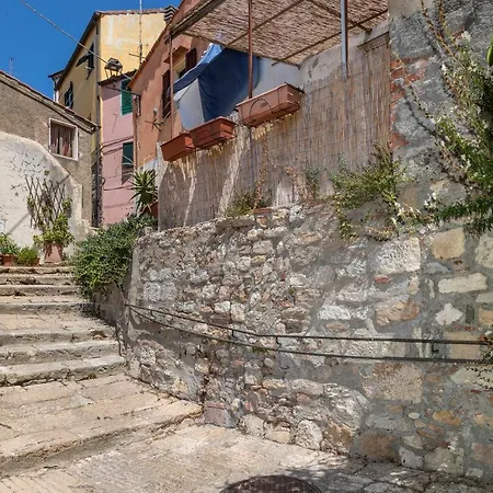 Un Pezzo Di Storia Vicino Al Mare Rosignano Marittimo
