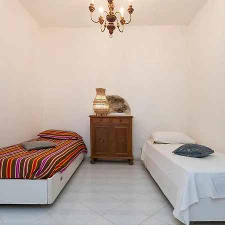 Un Pezzo Di Storia Vicino Al Mare 로시냐노 마리티모